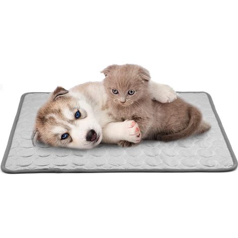 Tapis rafraîchissant pour chat et chien, tapis rafraîchissant argenté effet soie glacée, maille respirante (1/5)