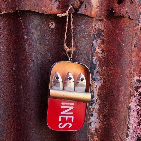 Boîte de sardines décorative à suspendre, Un petit morceau, A-- (1/5)