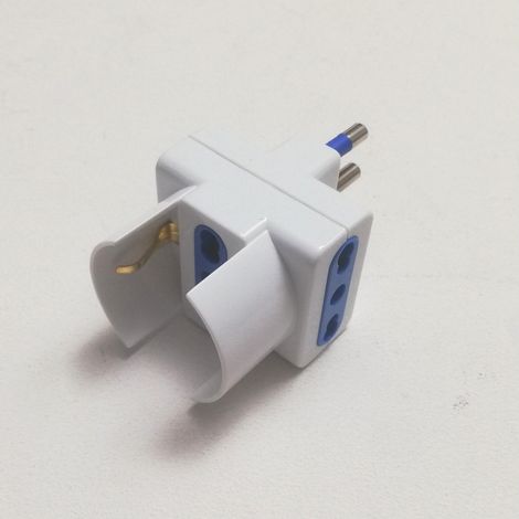 Adattatore triplo 2 bipasso + 1 universale da 2p+t 16a 250v (1/2)