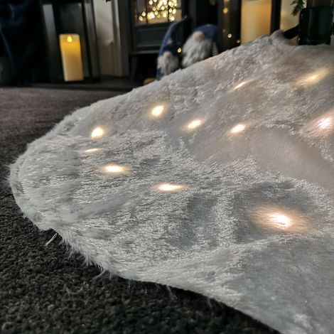 90cm USB Powered LED White Fur Fabric Christmas Tree Skirt (1/5)