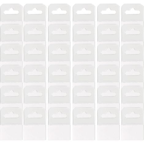 100 transparente, selbstklebende Hängeetiketten mit Aufhängeloch, ideal zur Produktpräsentation im Geschäft.