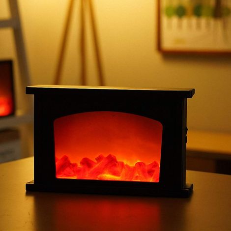 Kleine, gemütliche, traditionelle Kaminlaterne, hergestellt aus einer LED-Tischlampe im Holzkohle-Stil mit realistischem Holzfeuerflammeneffekt, geeignet für den Innen- und Außenbereich