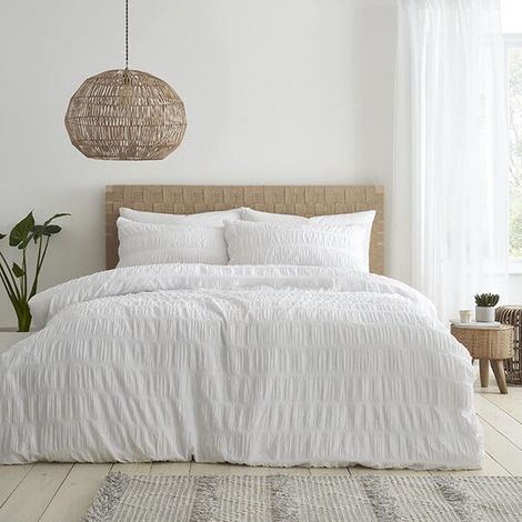 Catherine Lansfield Seersucker Double Duvet Set White