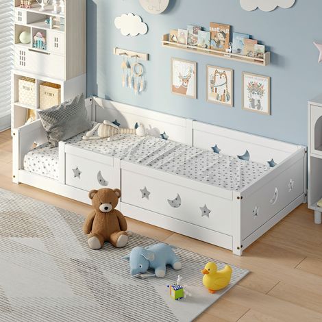Letto singolo 90x190 cm in legno per bambini, 1 posto, con sponde decorate con motivi di stelle e luna, rete a doghe - Bianco