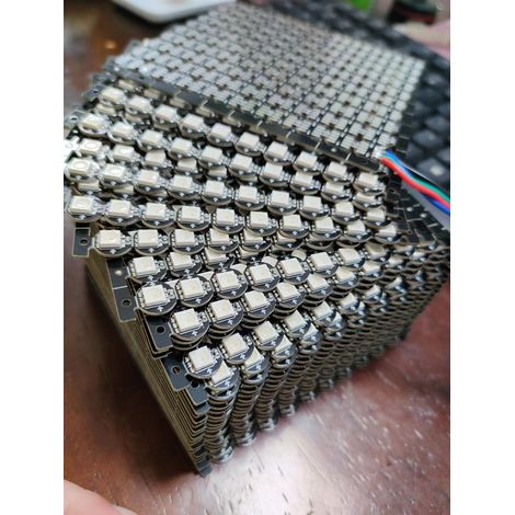 100 integrated 5V WS2813 RGB LEDs with control points for download resumption