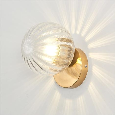 Lampe de chevet lumineuse — Applique murale à abat-jour transparent rayé, idéale pour les chambres et les salons. (1/4)