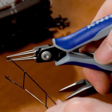 KNIPEX 34 32 130 Pinza di precisione speciale per elettronica con manici multicomponente brunita 130 mm