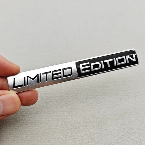(1 pièce Argent Noir) Emblème 3D en aluminium, édition limitée, autocollant pour voiture, compatible avec BMW, Audi, Honda, Opel, Toyota, Mazda et accessoires moto. (1/4)