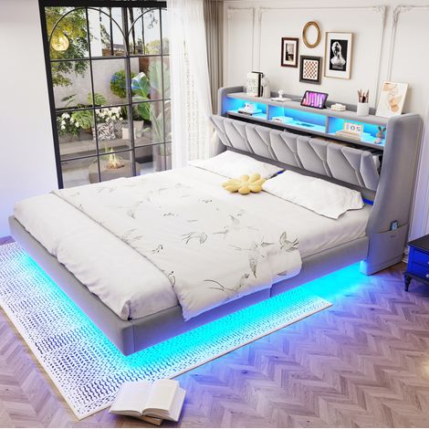 Letto imbottito classico 180x200 cm in velluto grigio chiaro con testiera reclinabile, prese USB/Type-C, LED e ripiani (1/5)