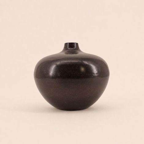 Vase design en métal noir H24cm (1/4)