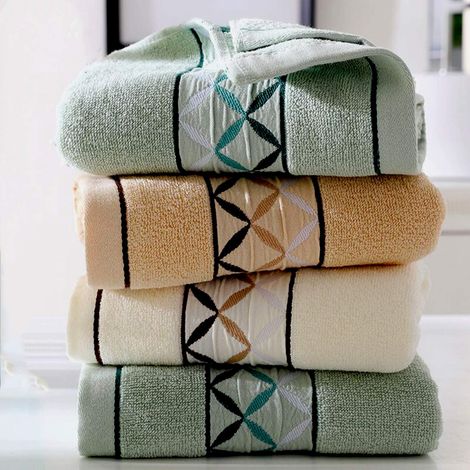 Lot de 4 serviettes de toilette en coton imprimé, ultra douces et très absorbantes (35,5 x 76 cm).