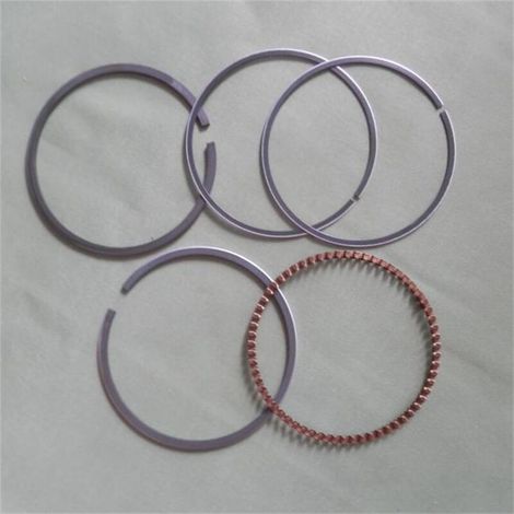 Segments de piston GCV160 GC160 (64 mm), segments de piston qui assurent l'étanchéité des gaz de combustion et sont adaptés aux moteurs Honda GCV160 pour garantir la compression. (1/2)