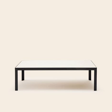 Table basse en Plateau en enduit effet béton et piètement métal noir ORELIA