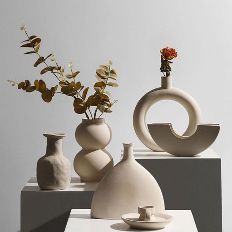 Vase en céramique minimaliste style scandinave pour fleurs séchées, déco élégante pour salon, meuble TV, bureau, ornement artisanal. (1/3)