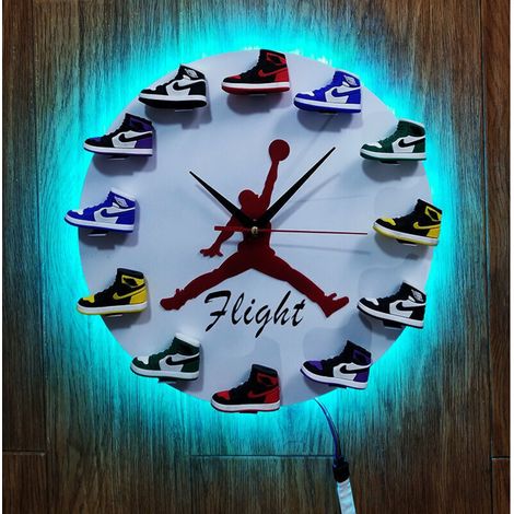 Horloge murale 3D moderne et chic à quartz – Pile silencieuse – Grands chiffres arabes faciles à lire – Design pour salle à manger et bureau