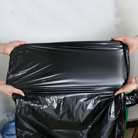 Lot de 50 sacs poubelle noirs de 50 x 60 cm, grands sacs poubelle épais jetables à ouverture plate pour usage commercial. (1/5)