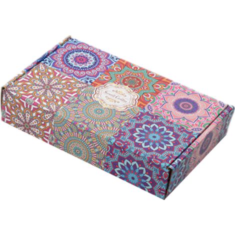 Bougies parfumées en cire de soja, idéales à offrir. Parfums : lavande, freesia, citronnelle, gardénia, cristal rose, citron. (1/5)