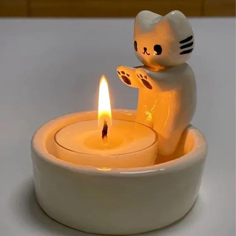 Bougeoir chaton de dessin animé, chandelier en céramique fait à la main, chaton réchauffant ses pattes, joli support de lumière parfumée (1/5)