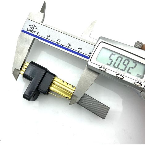 The balais de charbon pour aspirateur convenient aux porte-balais de charbon pour aspirateur mesurant 6.51132 and 6.510.532. (1/4)
