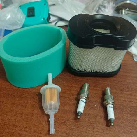 Suitable for John Deere E160, S160, S170, S180 air filters, spark plugs, and oil filters. (1/4)
