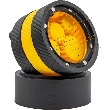 Dispensador de espresso con engranajes planetarios giratorios WDT Tool, compatible con mango de 58 mm, accesorio esencial para máquinas de espresso, amarillo y negro.