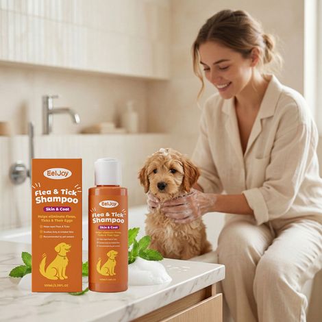 Ce shampooing anti-puces et anti-tiques nettoie en douceur et élimine les odeurs, laissant le pelage de vos animaux doux et souple. Format voyage - 100 ml (1/5)