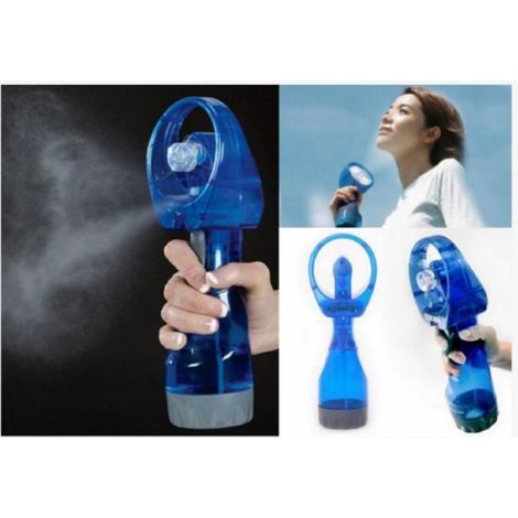 Brumisateur Ventilateur Portable Bleu, Alimentation par Piles, Hauteur 28 cm, Fixation sur Socle, Idéal pour Rafraîchir et Ventiler Partout