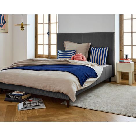 Bestmobilier – Cadre de lit 160x200 cm – Velours côtelé gris anthracite – Structure en bois – Tête de lit rembourrée – Fabrication européenne (1/5)