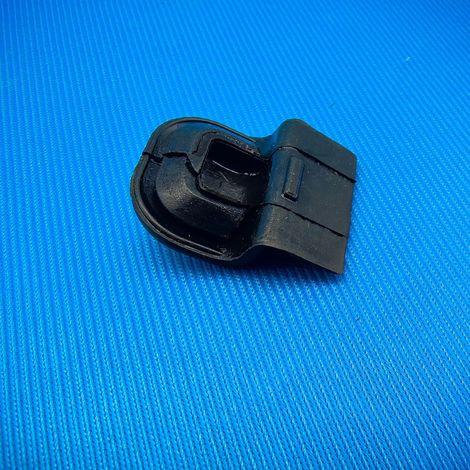 90875-1LA0A is suitable for the Z-shaped rear hood bumper of the Nissan Patrol Infiniti QX80. (1/4)