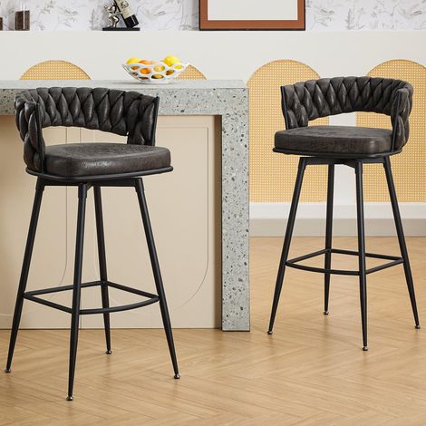 Lot de 2 tabourets de bar pivotants noirs avec dossier tressé - Chaises confortables en similicuir avec repose-pieds métalliques, sièges élégants et durables pour îlot de cuisine et bar de petit-déjeu (1/5)