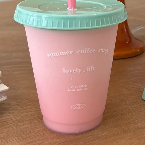 Gobelet à café en plastique grande capacité (470 ml) avec couvercle à paille, idéal pour les boissons fraîches d'été et les cafés. (1/5)