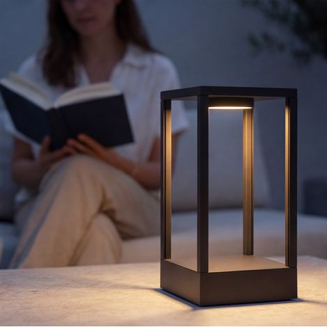 LedsC4 Rack - Stehlampe LED 3W und 174lm mit Warmweiß 2700K. Durchmesser 15cm. Gehäuse aus Aluminium. Außenbereich IP66. Farbe Schwarz