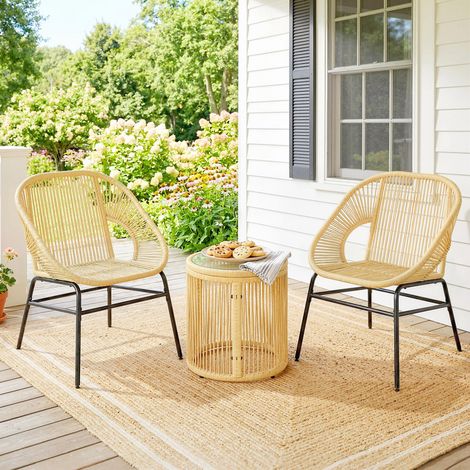 Conjunto de bistró de 3 piezas de ratán y acero con 2 sillas, mesa redonda con tablero de vidrio templado, color beige.