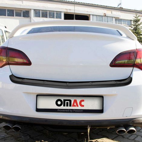 OMAC Ladekantenschutz Stoßstangenschutz für Opel Astra J Limo 2012-2015 Facelift – Acryl glänzend schwarz (1/5)