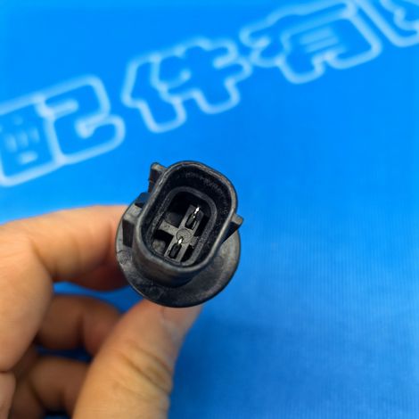 26240-1YP0A is suitable for Nissan Livina 2013-2019 headlight, parking light, and bulb holders. (1/4)