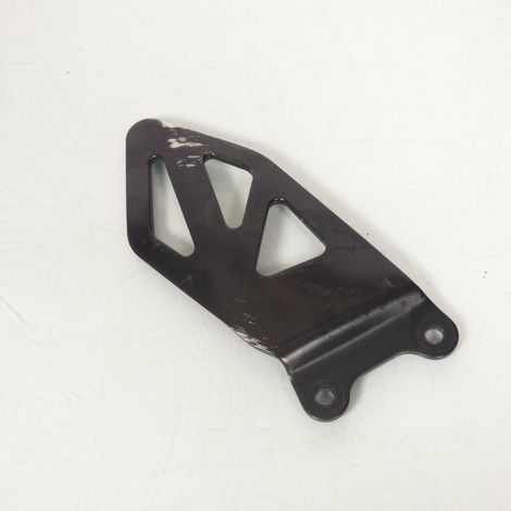 [PRODUIT D'OCCASION] Protection marche pied droit origine pour Suzuki 1000 Gsx-R (1/2)