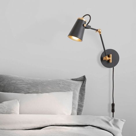 Lámpara de pared con brazo ajustable Edward Black con interior dorado Trio Lighting (1/5)