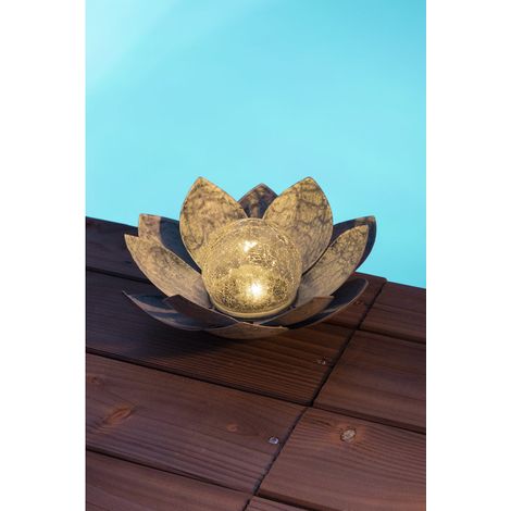 Nénuphar solaire en métal vieilli 22 cm – éclat paisible et reflets magiques sur les pétales. (1/3)