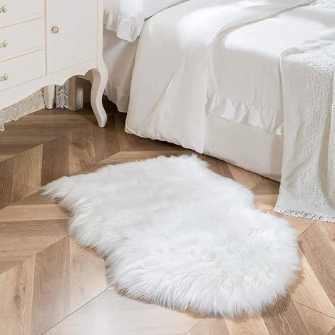 (Blanc, 60 X 90 CM Irregular)Tapis en Peau de Mouton synthétique,Tapis Fausse Fourrure,Carpette Moelleuse pour Chambre à Coucher, Salon (1/5)