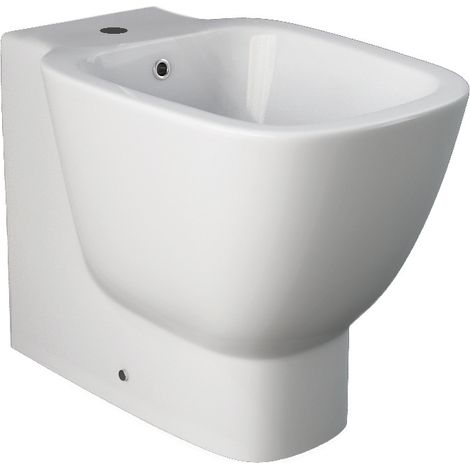 Bidet One mit dem Rücken zur Wand (1/3)