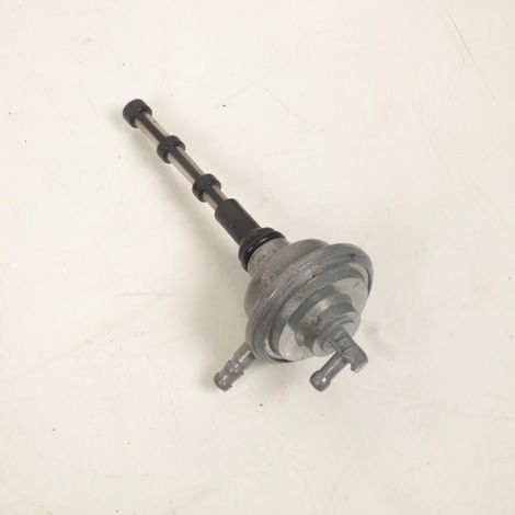 [PRODUIT D'OCCASION] Robinet de réservoir à essence origine pour scooter Aprilia 50 Sr