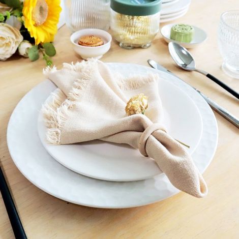 Lot de 6 serviettes de table en tissu fait main (45 x 45 cm), en coton avec franges, délicates et artisanales, couleur beige, idéales pour les dîners, fêtes, mariages et autres occasions. (1/5)