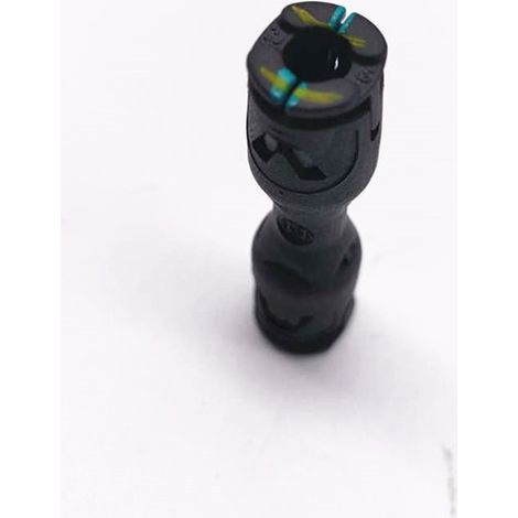 6433C4 est un raccord de tuyau de lave-phares pour Citroën C5, Peugeot 308, 408 et 508. Il s'agit d'un raccord en plastique utilisé pour connecter la conduite de liquide lave-phares. (1/4)