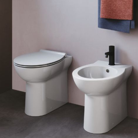 Coppia Sanitari Wc + Bidet a Terra FAST - Senza Brida - Senza Copri WC - Per Installazione Filomuro (1/5)
