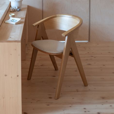 Fauteuil repas 54x59x79 cm en chêne massif et tissu bouclé