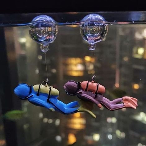 Deux plongeurs flottants en résine, accessoires flottants pour aquarium, décorations d'aquarium mignonnes représentant des plongeurs, aquariums modulaires amusants. (1/5)