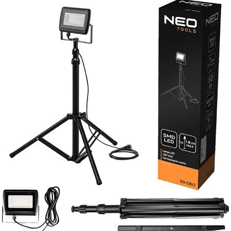 Proiettore led con treppiedi telescopico, altezza max 1,8 mt (1/2)