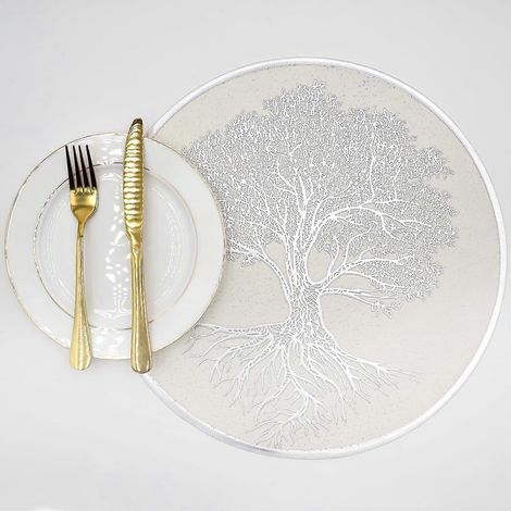 Lot de 6 sets de table ronds en vinyle pressé, motif arbre argenté, faciles à nettoyer et imperméables. (1/5)