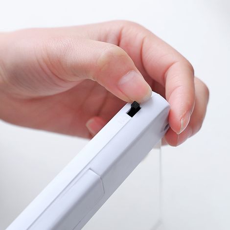 Lampe de lecture LED de poche, lampe pour tablette portable avec clip latéral amovible, idéale pour la lecture nocturne, blanche, 14,5 x 17 x 2,5 cm. (1/5)