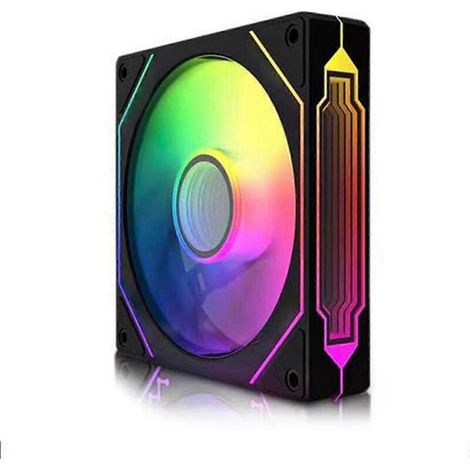 Le côté ventilateur du châssis Prism prend en charge le noir synchronisé ARGB--